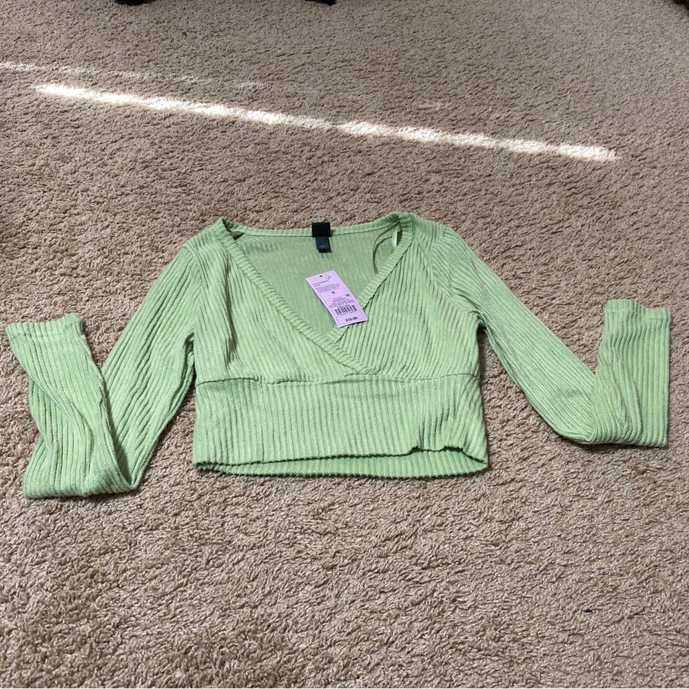 Green long sleeve crop top new w tags